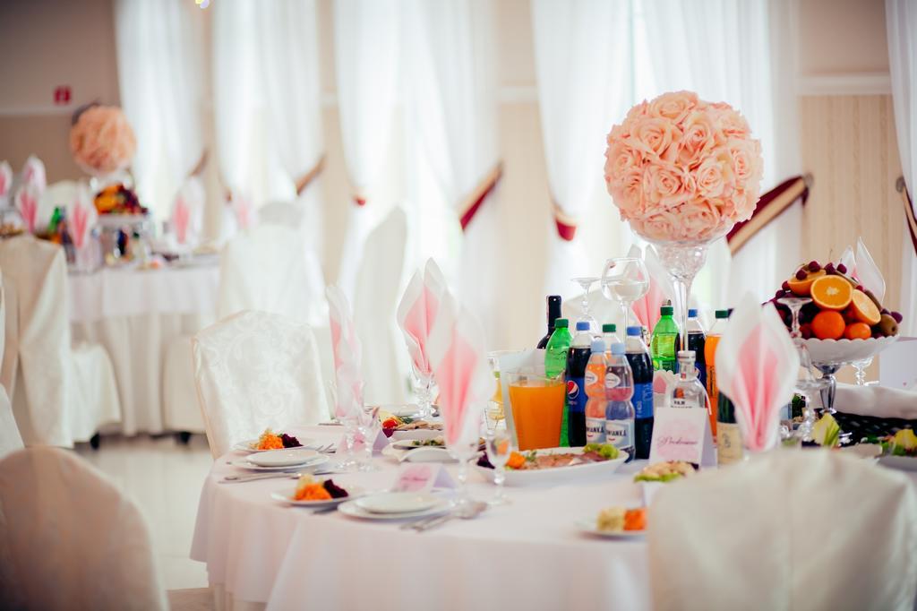 Dwor Olimp Hotel Stalowa Wola Ngoại thất bức ảnh